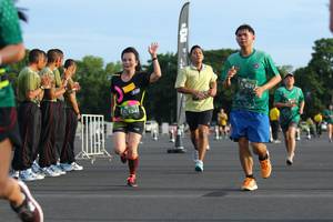 BIB: 631
                            <button type="button" onclick="openModal(5172961)" class="btn btn-primary btn-sm float-right btn-popup" data-toggle="modal" data-target=".modal-high-quality">
                        <i class="fas fa-shopping-cart"></i> Add to Cart
                    </button>
                                            <button type="button" onclick="isThisMe(5172961, true)" class="btn btn-success btn-sm float-right btn-popup btn-isme hidden" data-toggle="tooltip" data-placement="bottom" title="นี่คือรูปของคุณใช่ไหม คลิกที่นี่เพื่อเอาเข้าอัลบั้ม">
                        <i class="fas fa-plus"></i> Add to album
                    </button>
                    <button type="button" onclick="isThisMe(5172961, false)" class="btn btn-warning btn-sm float-right btn-popup btn-isnotme hidden">
                        <i class="fas fa-ban"></i> Remove from album
                    </button>